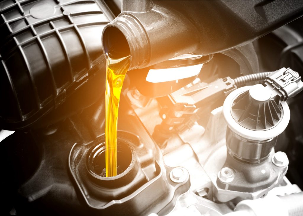 Lubricante automotriz dispensado en motor -asteclub